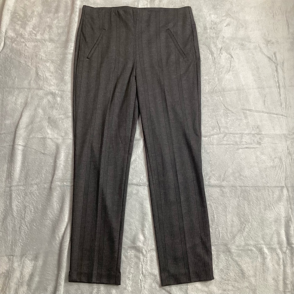 Chico’s Pants 0.5 (Small / 6) Ankle Fabulously Slimming Pinstripe Knit Pull On